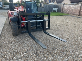 Telehandler Floating Pallet Forks 0